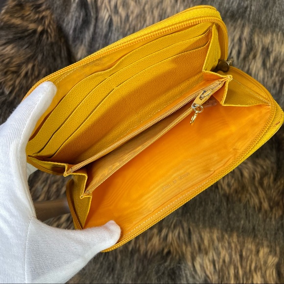 Authentic Chanel Caviar yellow zippy wallet - Picture 8 of 16